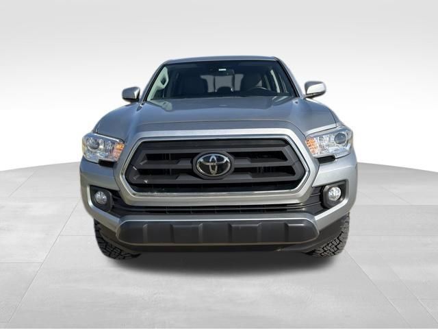 Used 2023 Toyota Tacoma SR5 w/ Technology Package AWD/4WD image 8
