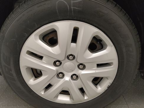 Used 2019 Dodge Journey SE image 31