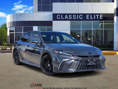 Used 2025 Toyota Camry SE w/ Convenience Package