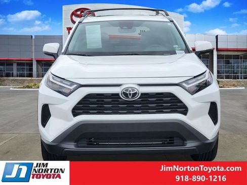 Used 2025 Toyota RAV4 XLE w/ Convenience Package image 2