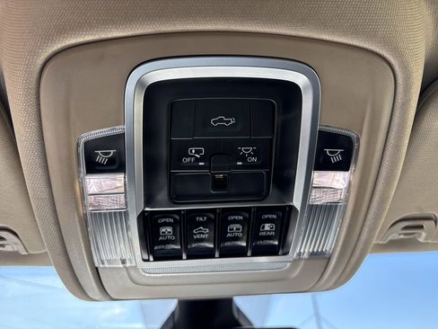 Used 2019 RAM 1500 Laramie image 26