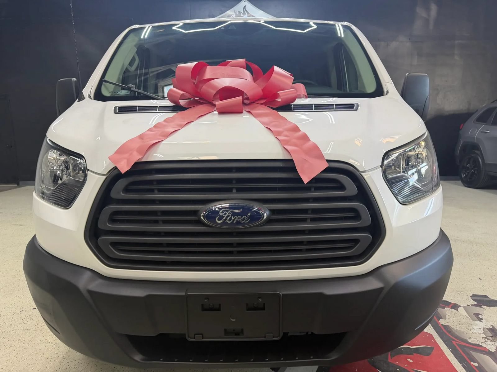 Used 2018 Ford Transit 150 XL RWD image 6