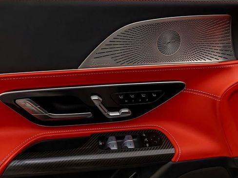 Used 2022 Mercedes-Benz SL 63 AMG 4MATIC image 33