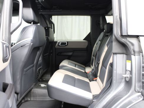Used 2024 Ford Bronco Wildtrak AWD/4WD image 13