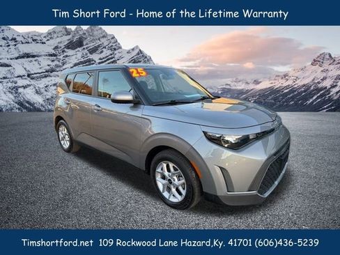 Used 2025 Kia Soul LX w/ LX Technology Package image 3