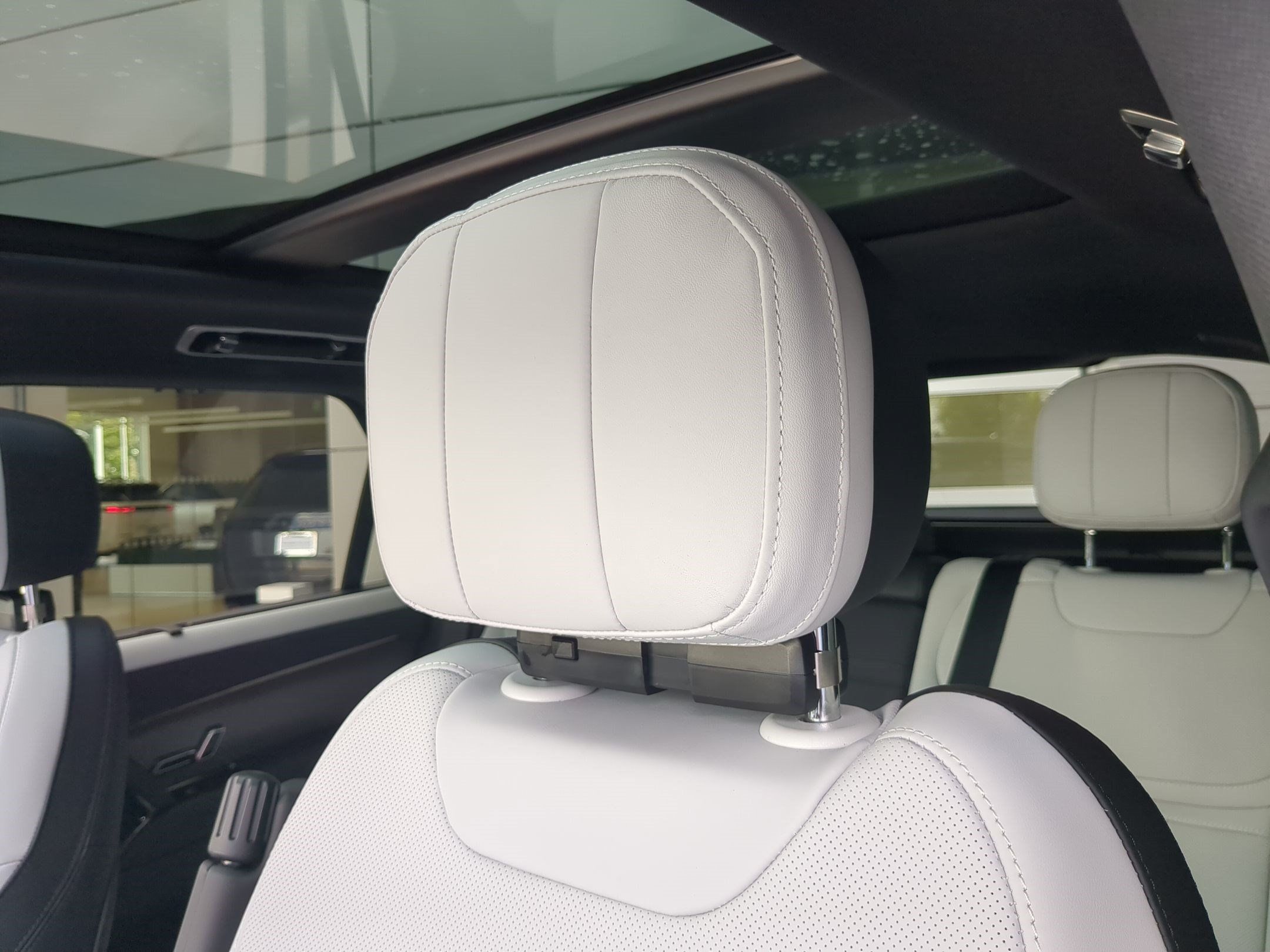 New 2026 Land Rover Range Rover Sport Dynamic SE AWD/4WD image 23