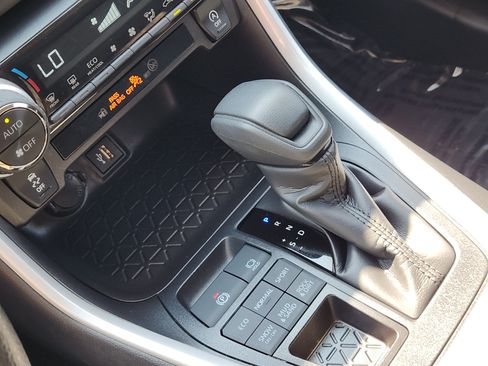 Certified 2025 Toyota RAV4 XLE AWD/4WD image 16