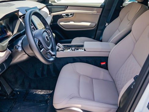 Certified 2026 Volvo XC90 B5 Plus w/ Protection Package AWD/4WD image 21
