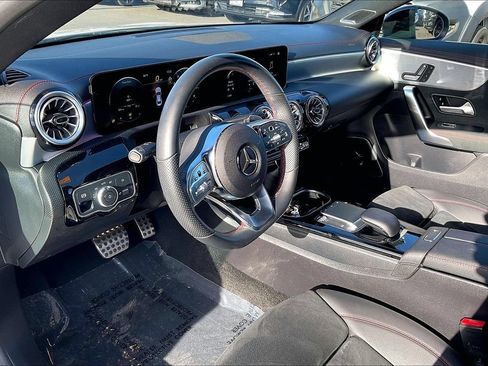 Used 2023 Mercedes-Benz CLA 250 image 11