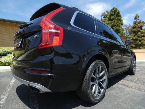 Used 2018 Volvo XC90 T6 Momentum w/ Convenience Package image 8