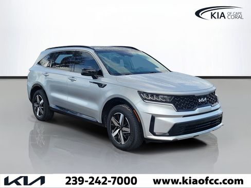 Used 2022 Kia Sorento S w/ Panoramic Sunroof Package FWD image 1