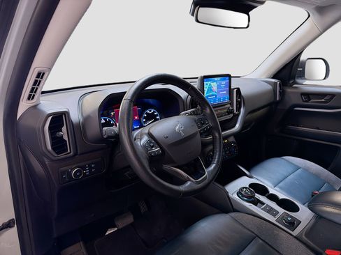 Used 2022 Ford Bronco Sport Outer Banks w/ Tech Package AWD/4WD image 9