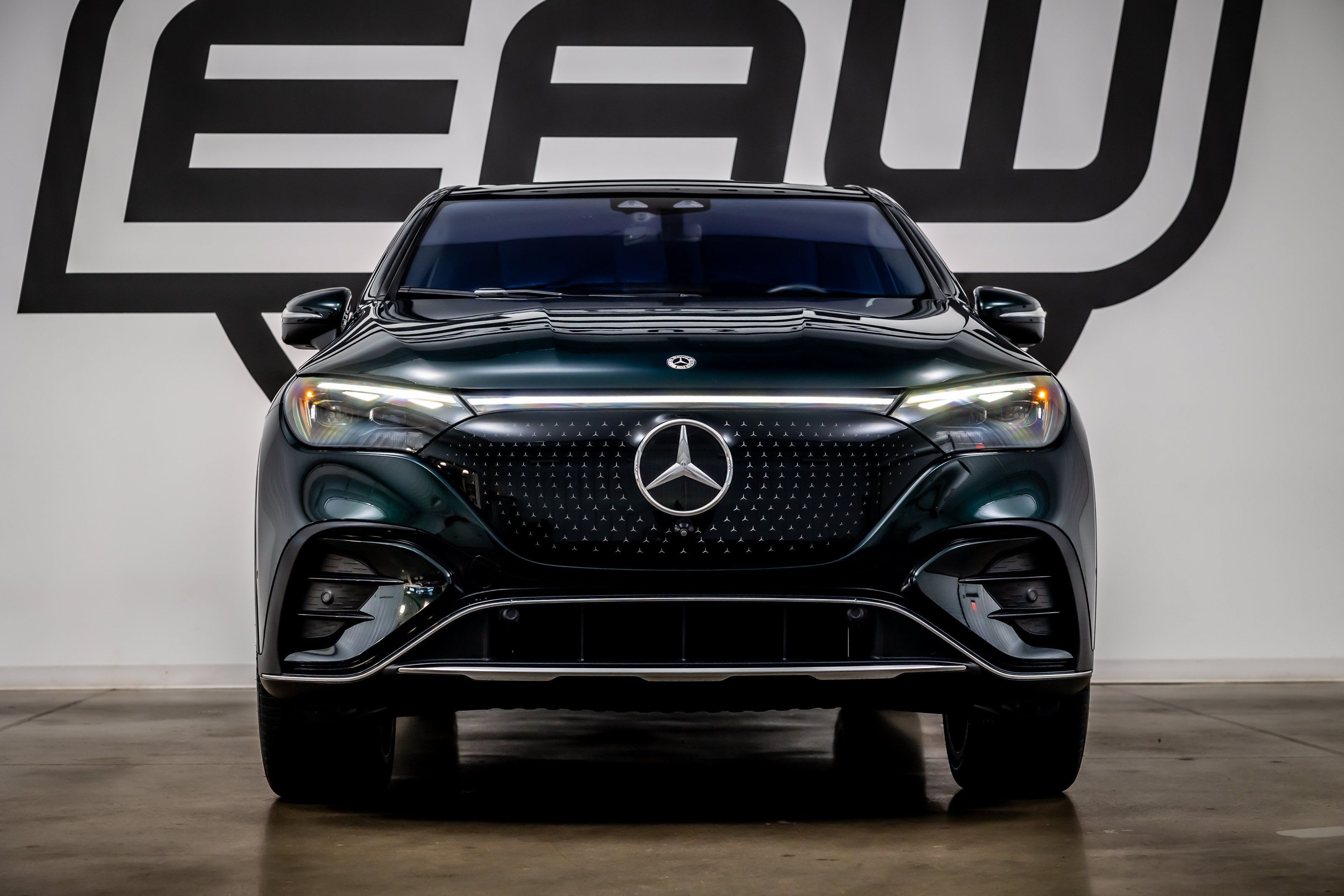 Used 2023 Mercedes-Benz EQE 500 4MATIC SUV image 4