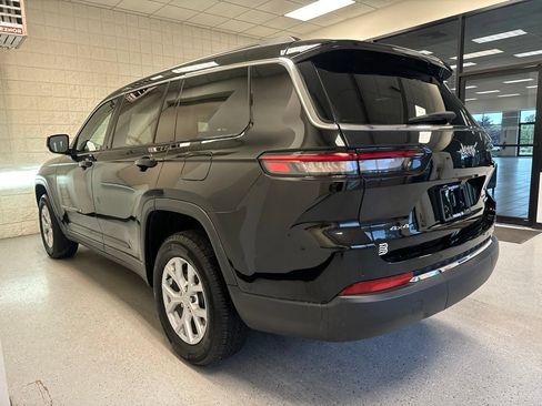 Used 2023 Jeep Grand Cherokee L Limited AWD/4WD image 3