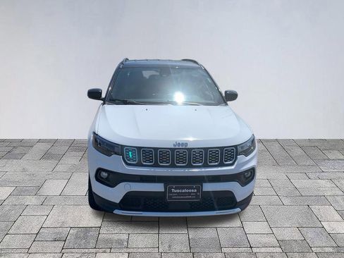 Used 2025 Jeep Compass Limited AWD/4WD image 2