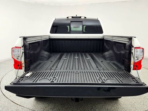 Used 2023 Nissan Titan SV w/ SV Convenience Package AWD/4WD image 21