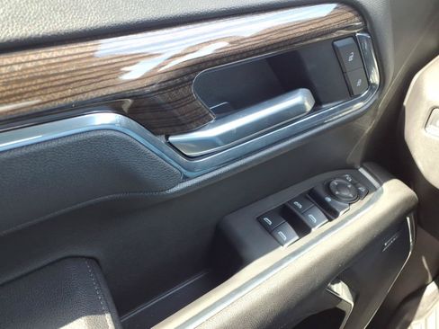 Used 2025 Chevrolet Silverado 1500 LT Trail Boss w/ Convenience Package II AWD/4WD image 33