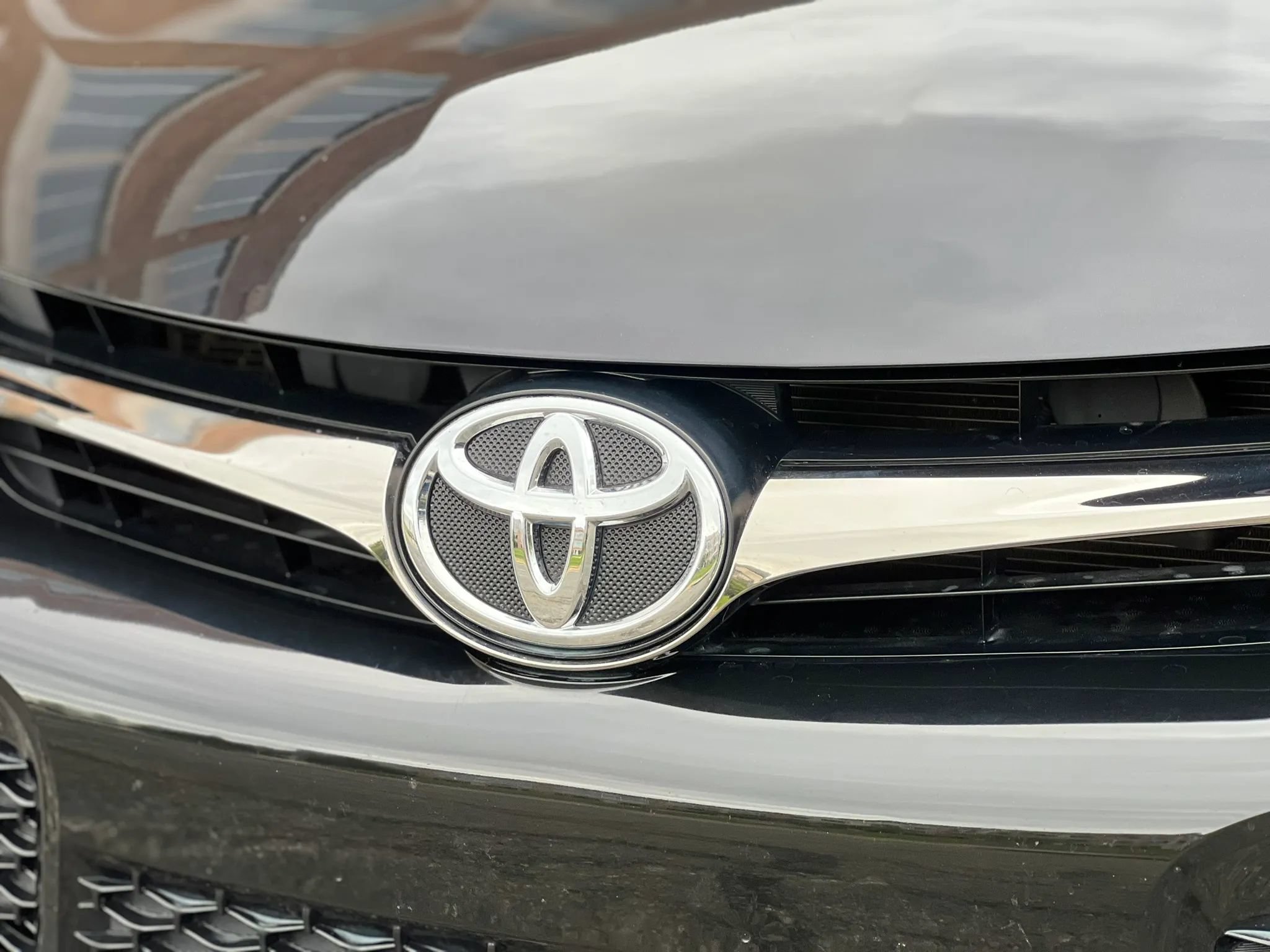 Used 2015 Toyota Camry SE FWD image 8