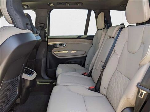 New 2025 Volvo XC90 B5 Core w/ Protection Package Premier image 15