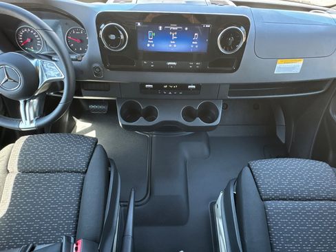 New 2025 Mercedes-Benz Sprinter 2500 image 14