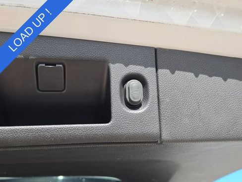 Used 2020 Chevrolet Suburban Premier w/ Premier Plus Edition AWD/4WD image 8
