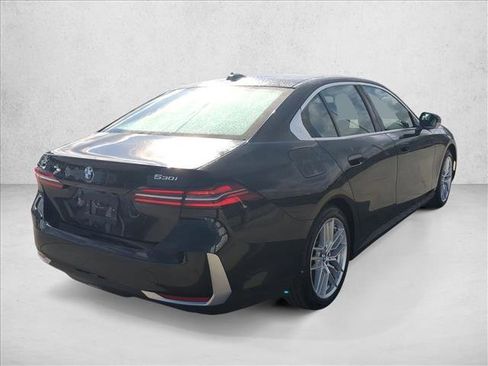 Used 2025 BMW 530i xDrive image 5
