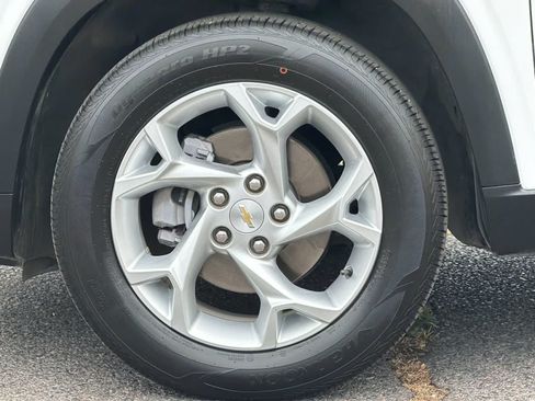 Used 2024 Chevrolet Trax LS w/ LS Convenience Package FWD image 25