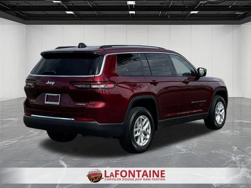 Used 2023 Jeep Grand Cherokee L Laredo w/ Luxury Tech Group I AWD/4WD image 5