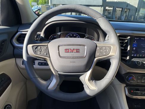 Used 2022 GMC Acadia Denali w/ Denali Ultimate Package AWD/4WD image 19