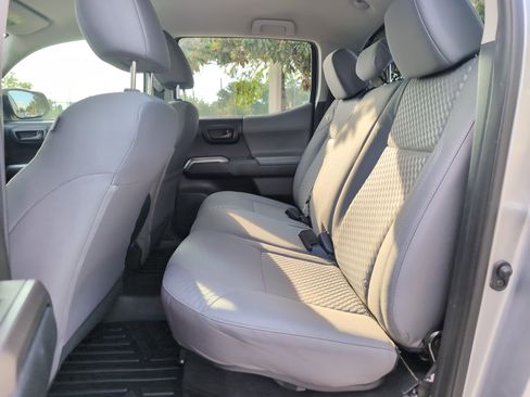 Used 2022 Toyota Tacoma SR5 w/ Technology Package AWD/4WD image 28