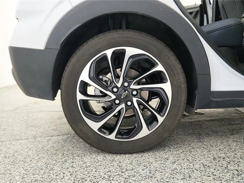 Used 2023 Chevrolet Bolt EUV Premier FWD image 13