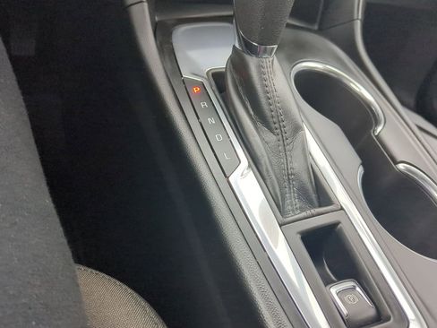 Used 2020 Chevrolet Equinox LT image 16