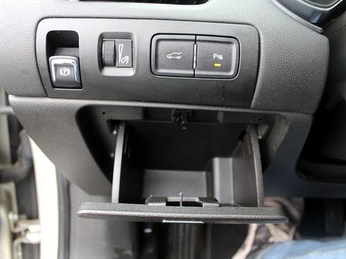 Used 2015 Chevrolet Impala LT w/ Convenience Package image 29