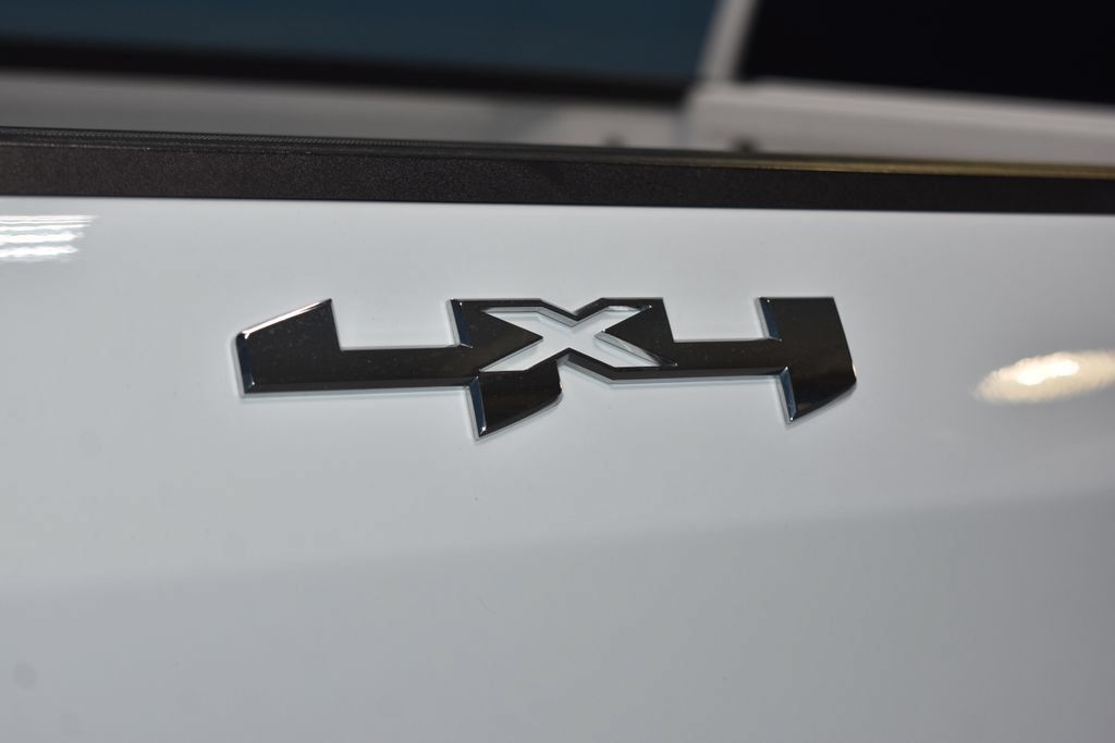 Used 2024 GMC Sierra 1500 SLT AWD/4WD image 26