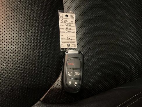 Used 2021 Jeep Cherokee Limited AWD/4WD image 31