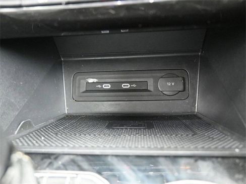 Used 2022 Volkswagen Atlas SE image 31