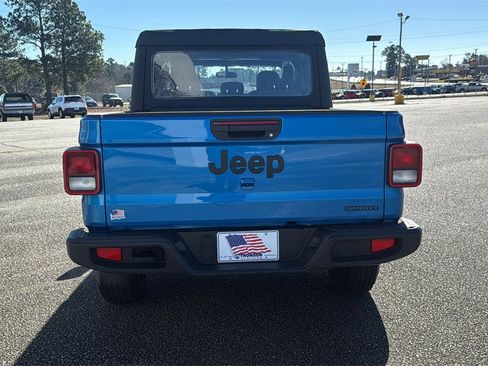 Used 2020 Jeep Gladiator Sport image 7