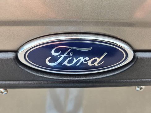 Used 2003 Ford Focus SE FWD image 12