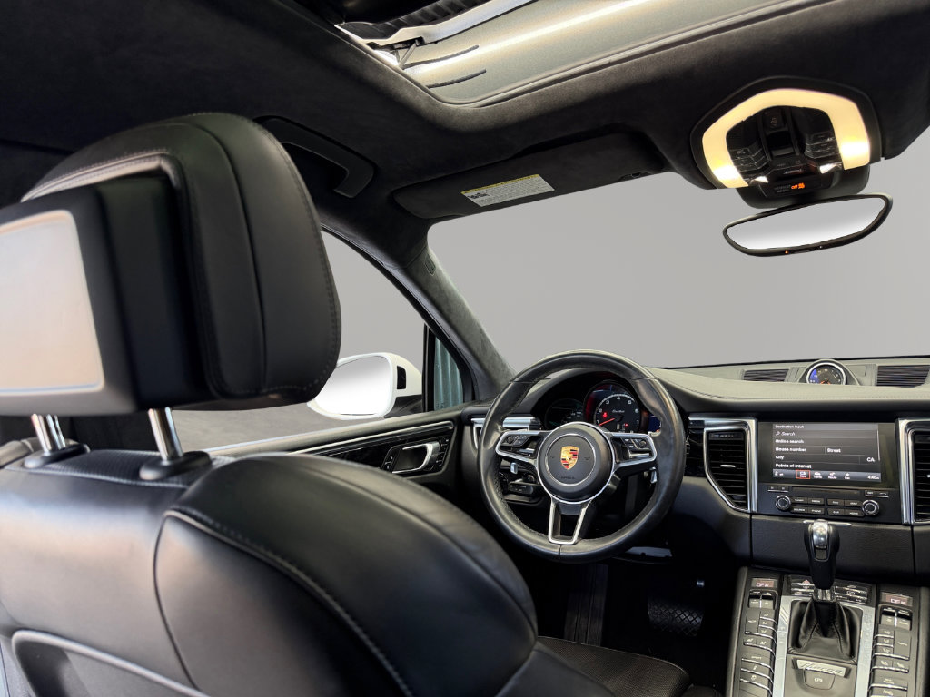 Used 2018 Porsche Macan Turbo w/ Premium Package Plus AWD/4WD image 28
