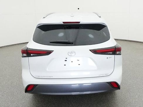 New 2026 Toyota Highlander Limited image 7