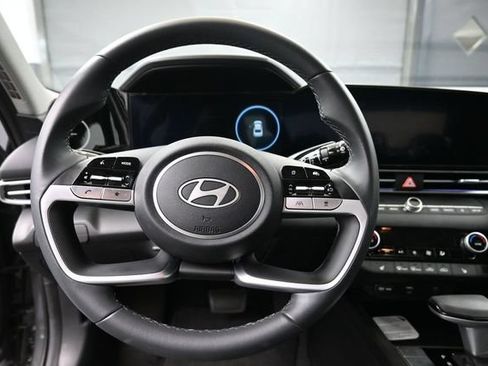 Used 2026 Hyundai Elantra Limited FWD image 23