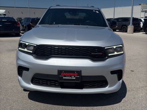 Used 2025 Dodge Durango GT AWD/4WD image 3