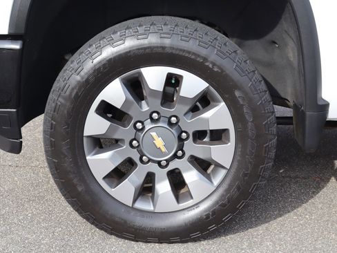 Certified 2024 Chevrolet Silverado 2500 Custom w/ Custom Convenience Package AWD/4WD image 40