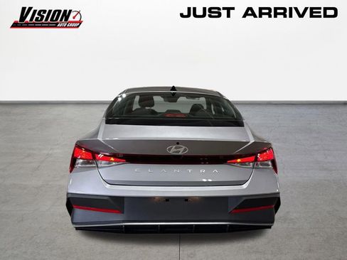 New 2026 Hyundai Elantra SE FWD image 6