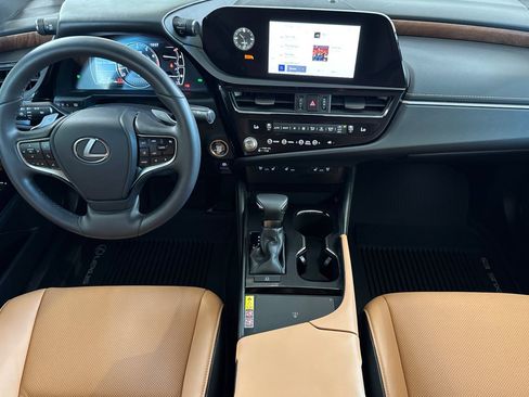 Certified 2024 Lexus ES 350 w/ Premium Package FWD image 17