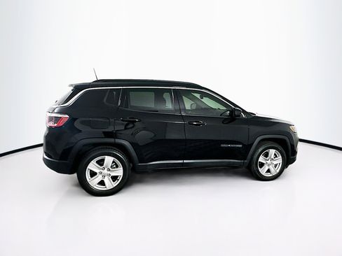 Used 2022 Jeep Compass Latitude image 10