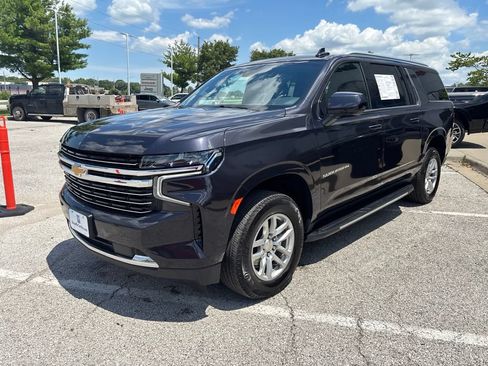 Used 2024 Chevrolet Suburban LT AWD/4WD image 13