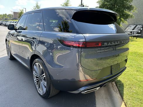 Used 2025 Land Rover Range Rover Sport SE AWD/4WD image 5
