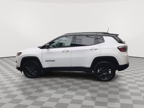 Used 2022 Jeep Compass Latitude w/ Convenience Group AWD/4WD image 35