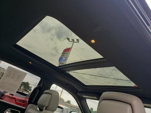 Used 2018 Jeep Grand Cherokee Limited AWD/4WD image 18